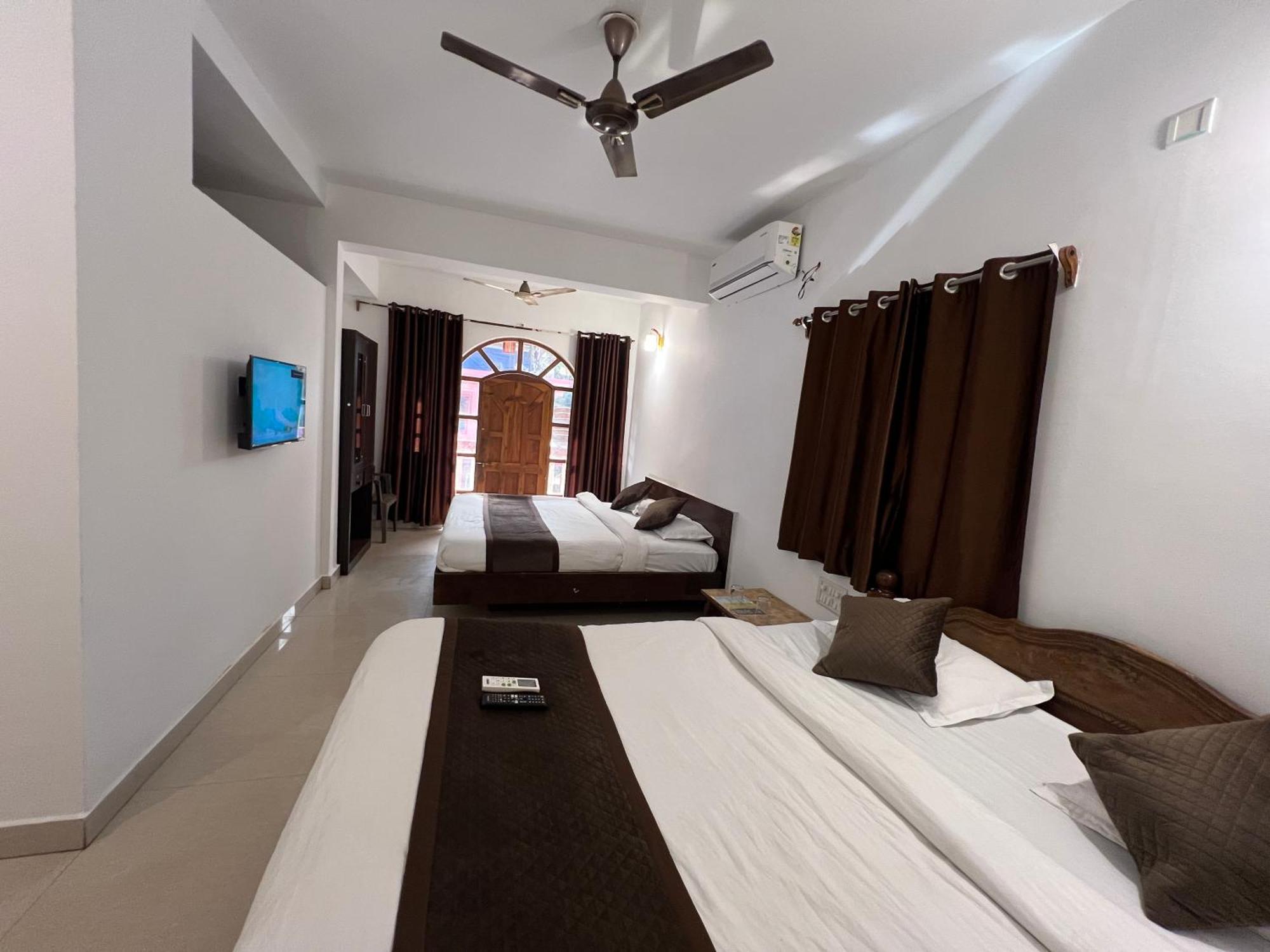 Aura Rooms & Swimming Pool, Calangute Dış mekan fotoğraf