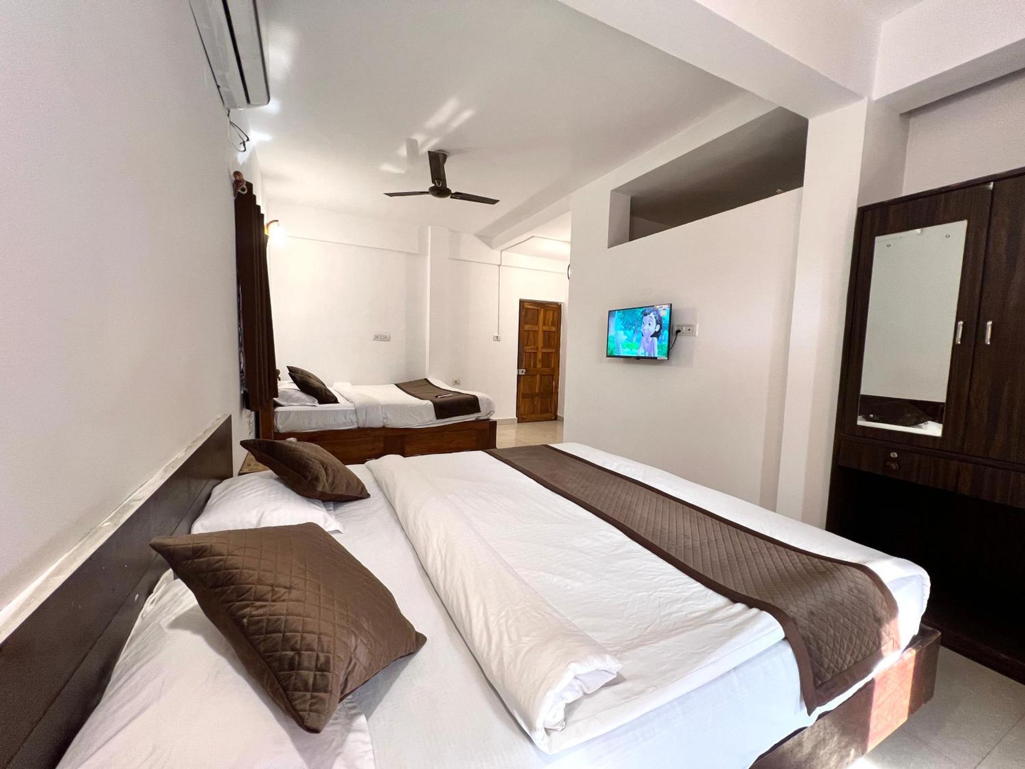 Aura Rooms & Swimming Pool, Calangute Dış mekan fotoğraf